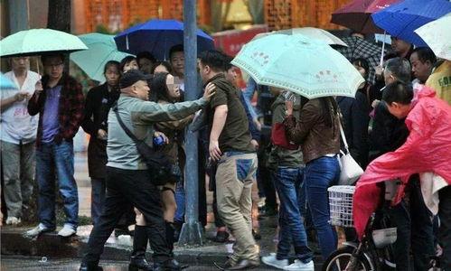 吃瓜群众在长春拍照被抓,吃瓜群众拍照被抓事件追踪