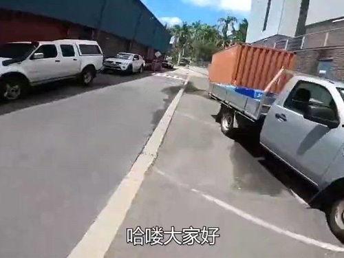 警察抓捕群众吃瓜,警察巧妙抓捕“吃瓜群众”背后的温馨故事