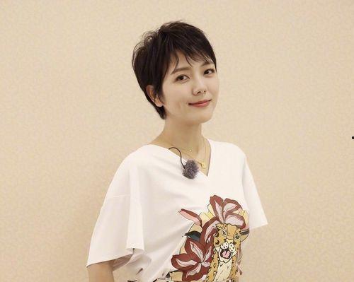 邢恩一线吃瓜群众,揭秘娱乐圈幕后吃瓜群众的真实生活